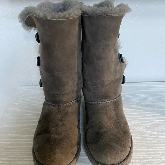UGG Australia Bailey Button Triplet Tall Gray Suede Boots Size 7 - Picture 3 of 8